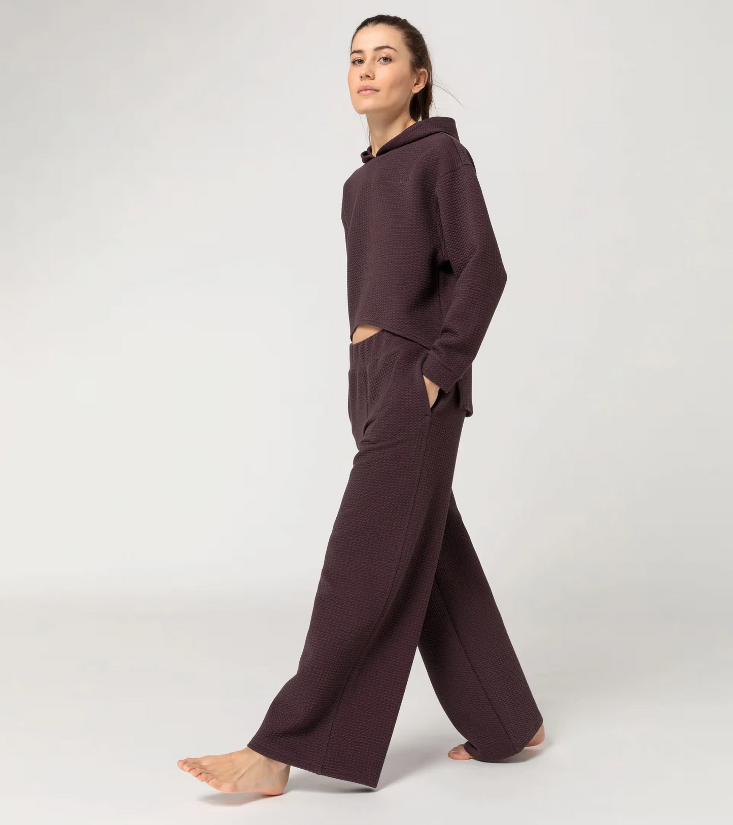Sudadera con capucha texturizada para mujer – Colección Yoga Capsule