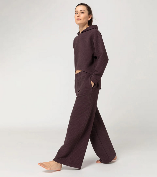 Sudadera con capucha texturizada para mujer – Colección Yoga Capsule